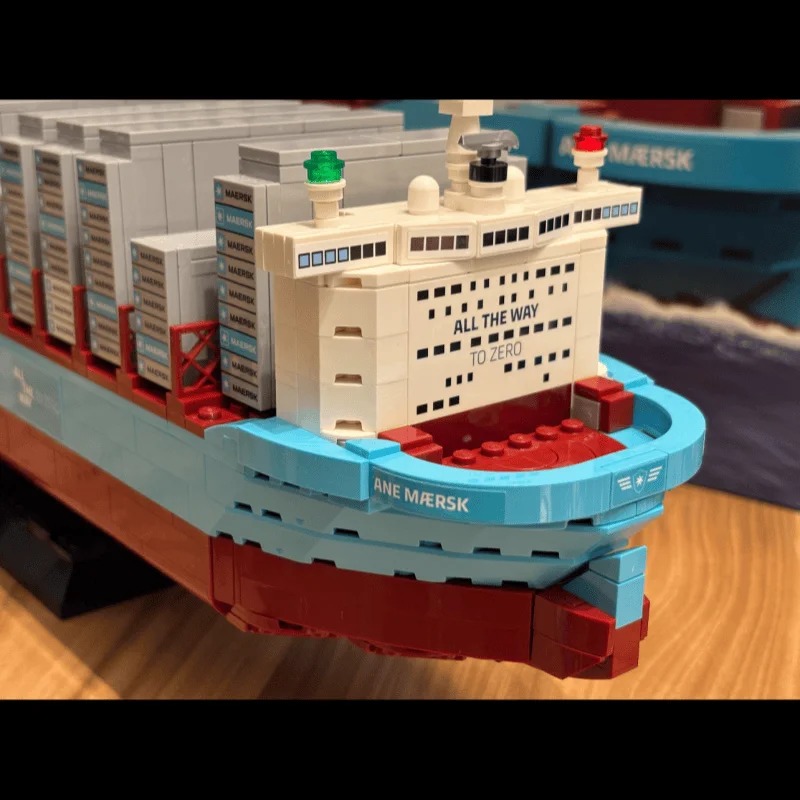 New 2026 Dual-Fuel Container V - đánh giá và giá Lego Set Technic